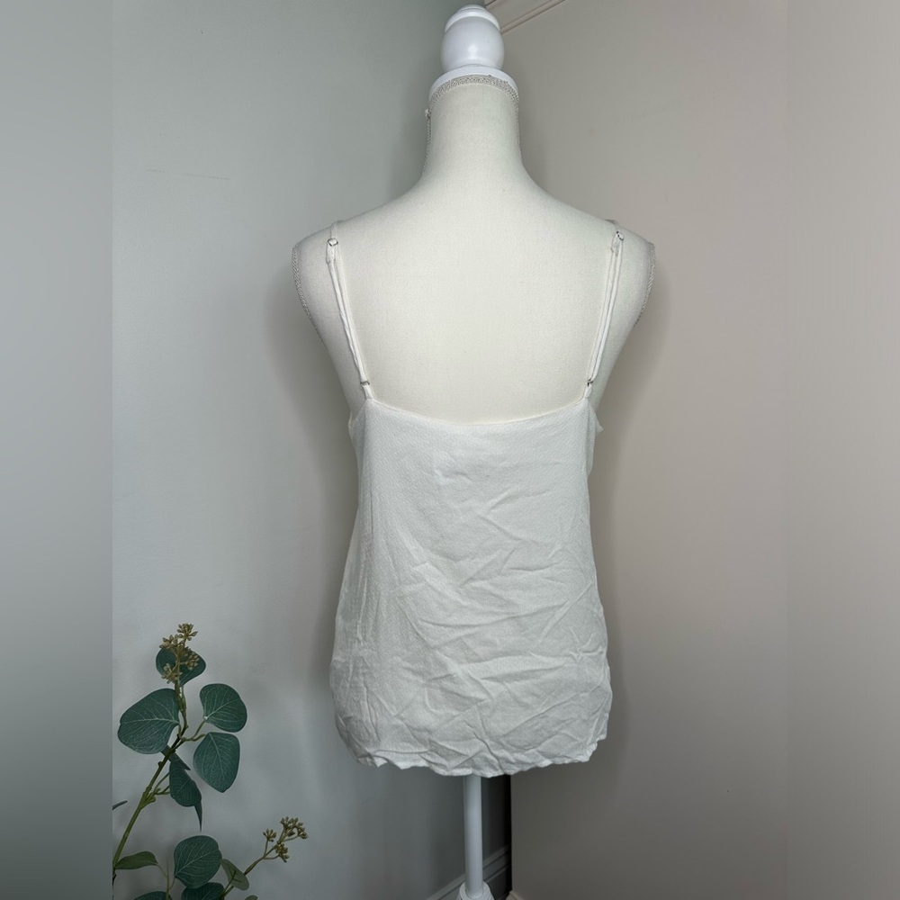 Tillys Ivy + Main Women’s Scallop Trim Cami in Ivory Size Medium - Picture 4 of 9